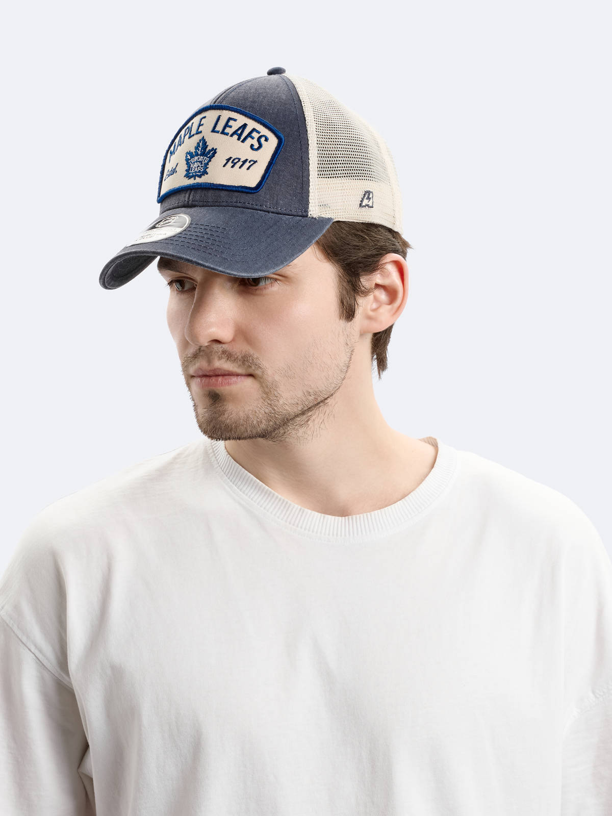 Бейсболка NHL Toronto Maple Leafs с сеткой