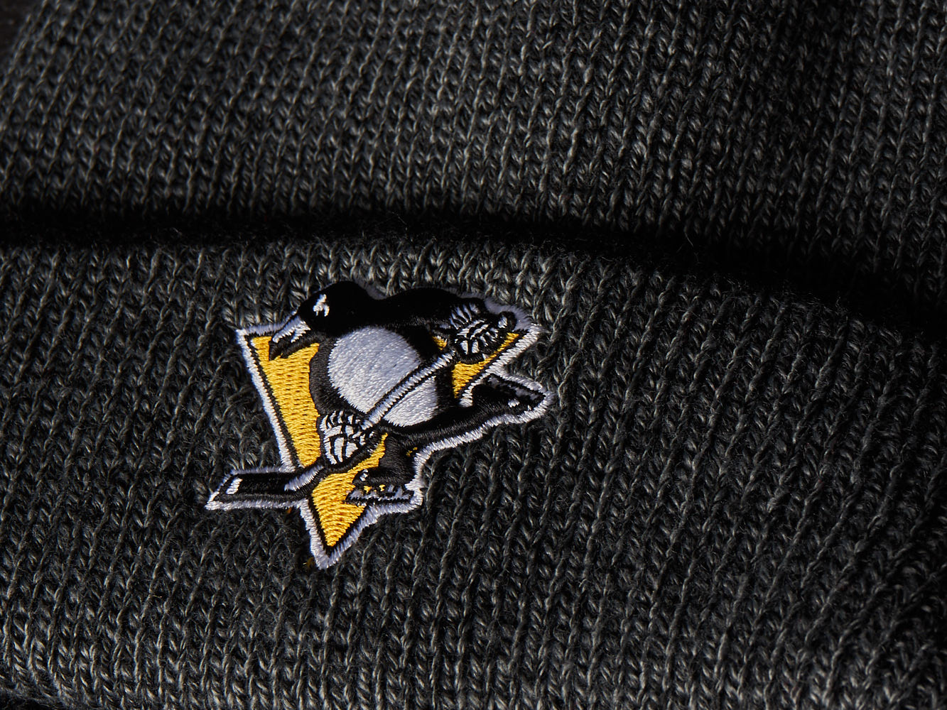 Шапка NHL Pittsburgh Penguins с помпоном