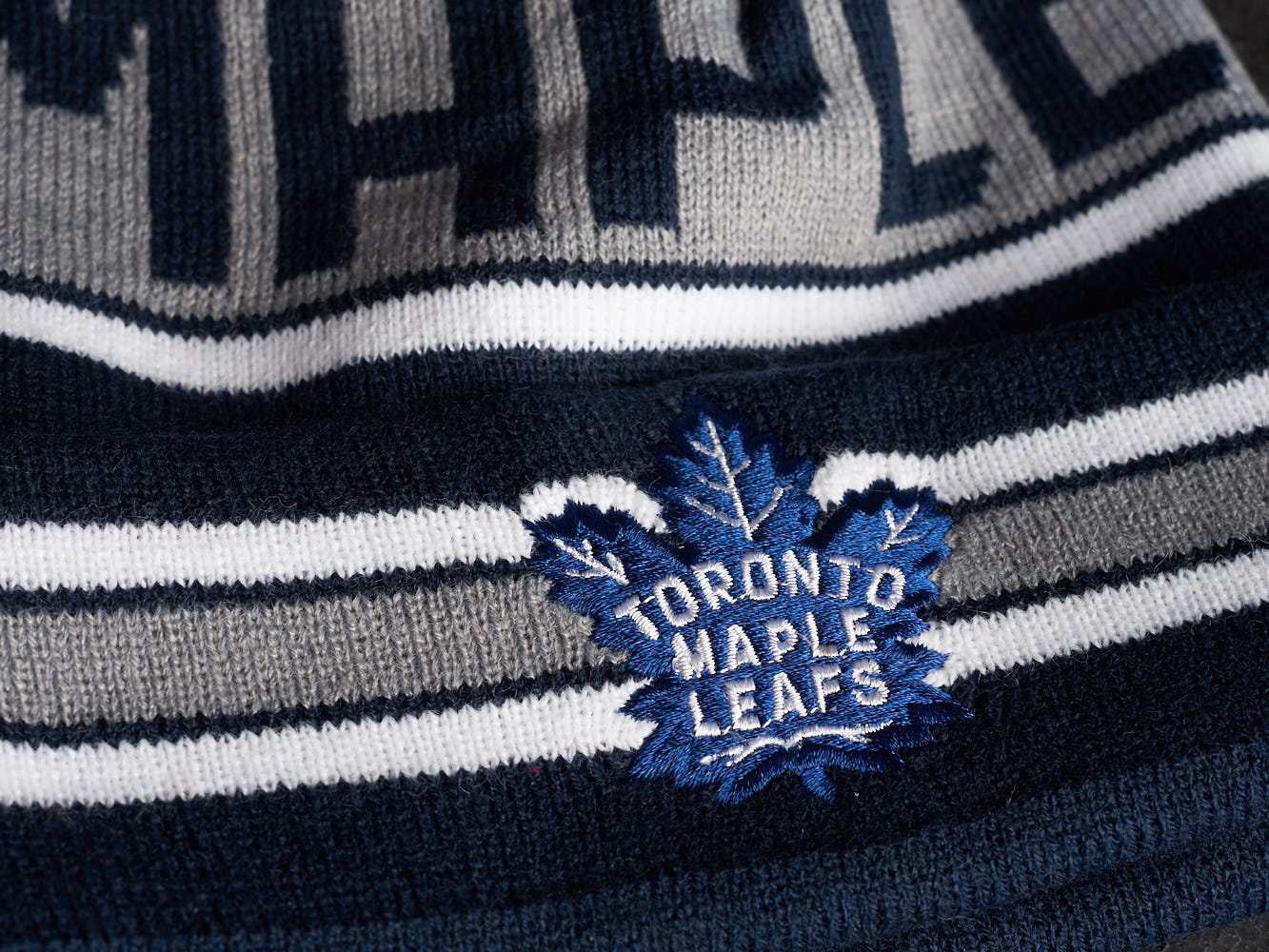Шапка NHL Toronto Maple Leafs с помпоном