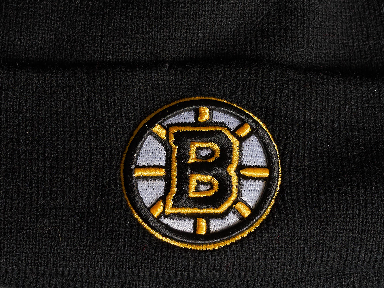 Шапка NHL Boston Bruins с помпоном